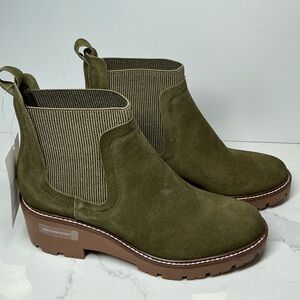 Women’s Demi Lug Sole Chelsea Boots Aqua College 8.5 M New